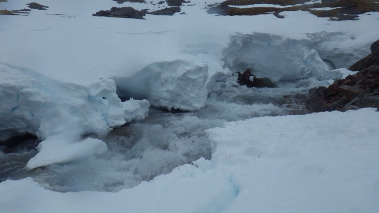 The burn has cut a deep slot in the snowpack. I had to go upstream on the CIC hut to cross.
