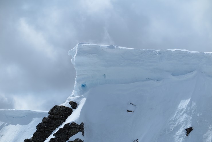 Big cornices remain. his one os over 3m high 