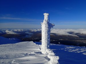 MetOffice weather station on Aonach Mor